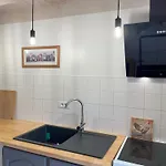 Ancienne Ferme Renovee Avec Jardin Prive, Poele A Bois Et Terrasse - Fr-1-582-44 *