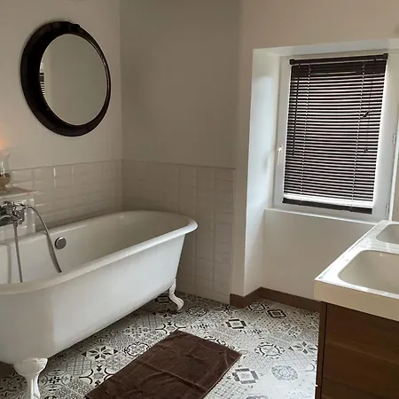 Ancienne Ferme Renovee Avec Jardin Prive, Poele A Bois Et Terrasse - Fr-1-582-44 بيت للعطل