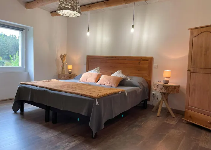 Ancienne Ferme Renovee Avec Jardin Prive, Poele A Bois Et Terrasse - Fr-1-582-44 Holiday home