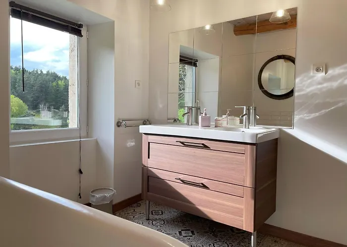 Saint-préjet-d'allier, 4 Pièces, 6 Personnes - Fr-1-582-44 *