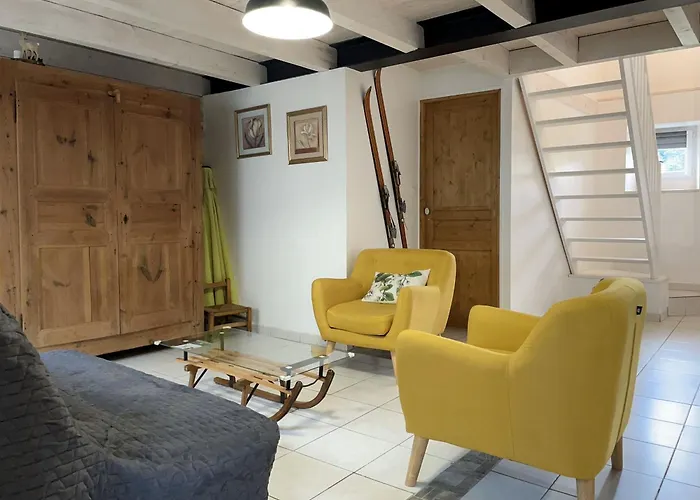 Holiday home Ancienne Ferme Renovee Avec Jardin Prive, Poele A Bois Et Terrasse - Fr-1-582-44