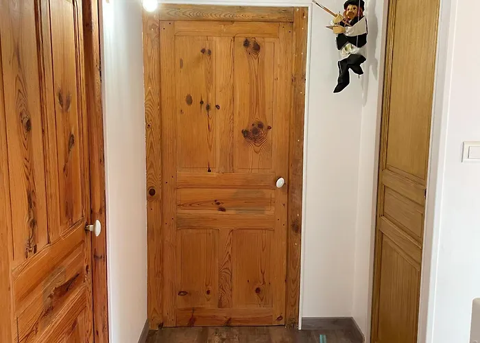 Saint-préjet-d'allier, 4 Pièces, 6 Personnes - Fr-1-582-44 *