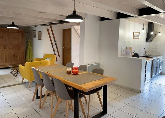 Ancienne Ferme Renovee Avec Jardin Prive, Poele A Bois Et Terrasse - Fr-1-582-44 Holiday home Saint-Prejet-d'Allier